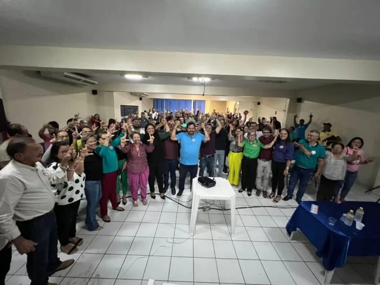 Luciano Pacheco e Raul Henry lotam a CDL Arcoverde em ato de campanha