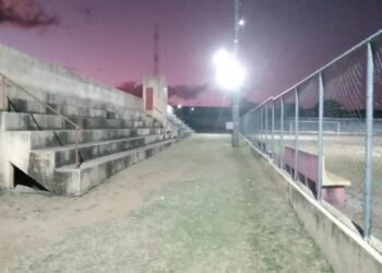 Prefeitura de Brejinho melhora iluminação das arquibancadas do Estádio Municipal O Tonhão