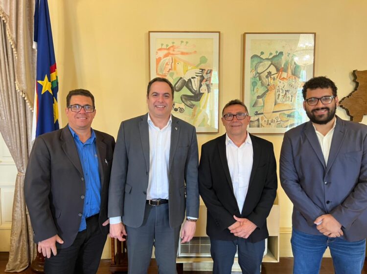 Prefeitura de Arcoverde e AESA participam de reunião com o Governador Paulo Câmara