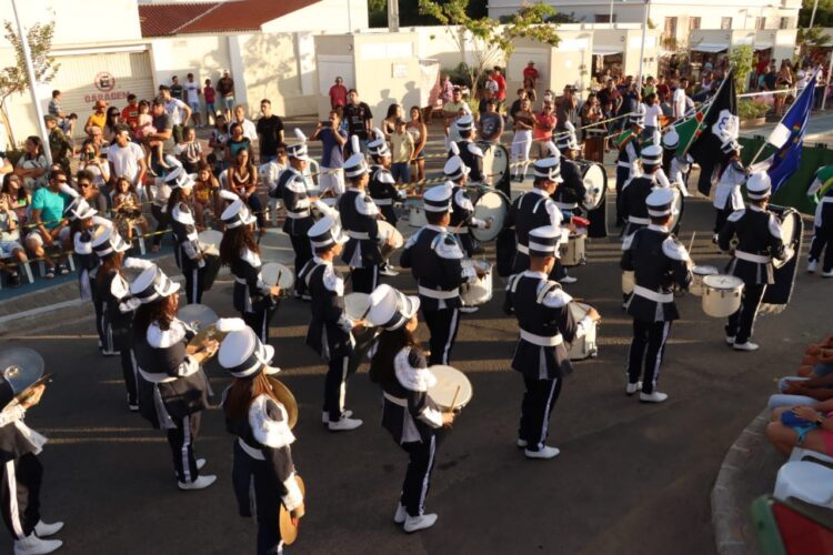 Grande público prestigiou o desfile de Sete de Setembro em Afogados. Confira vídeos de todo o desfile e fotos