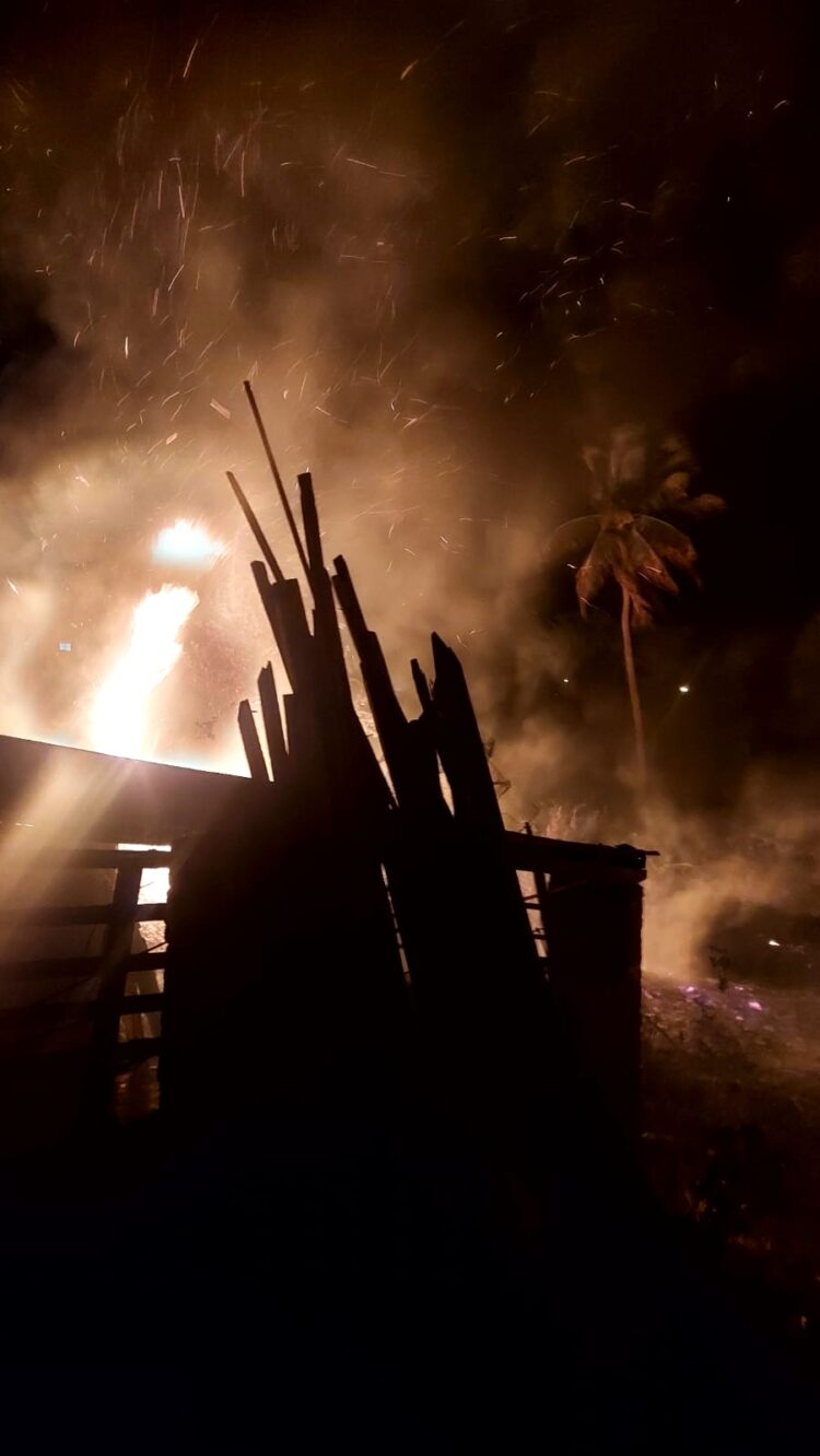 Incêndio registrado em área residencial no Centro de Afogados da Ingazeira