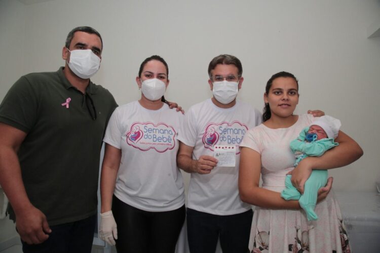 Bebê-Prefeito recebeu as chaves de Afogados no encerramento da semana do bebê