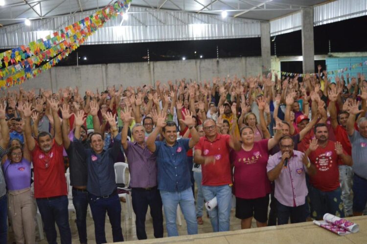 Paulo Jucá e Evandro Valadares reúne vereadores, secretários, e militância política e reafirma apoio à Raquel Lyra e Lula em São José do Egito.