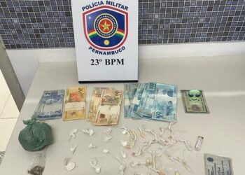 Efetivo do 23º BPM prende traficante de drogas em bar de Afogados da Ingazeira