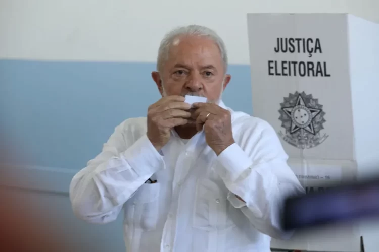 Candidato Lula (PT) vota em São Bernardo do Campo