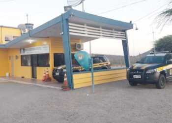 Procurado por abandono material é detido pela PRF no Sertão de PE