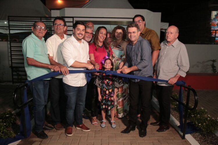 Sandrinho inaugurou ampliação e reforma da Escola José Rodrigues de Brito, no São Francisco