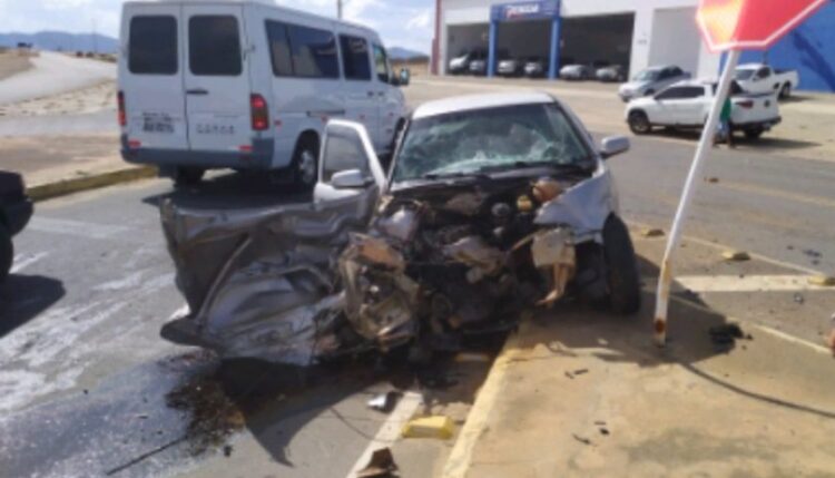 Grave acidente registrado no trevo de Afogados/Ibitiranga