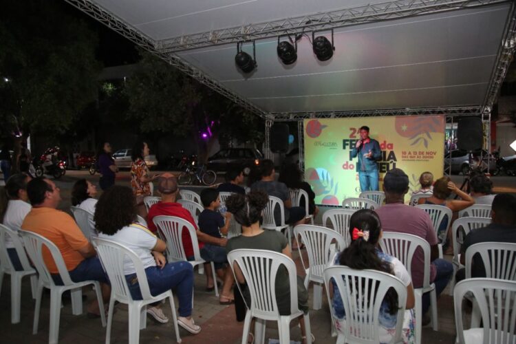 Afogados “respira” livros, poesia e arte. Programação segue até domingo