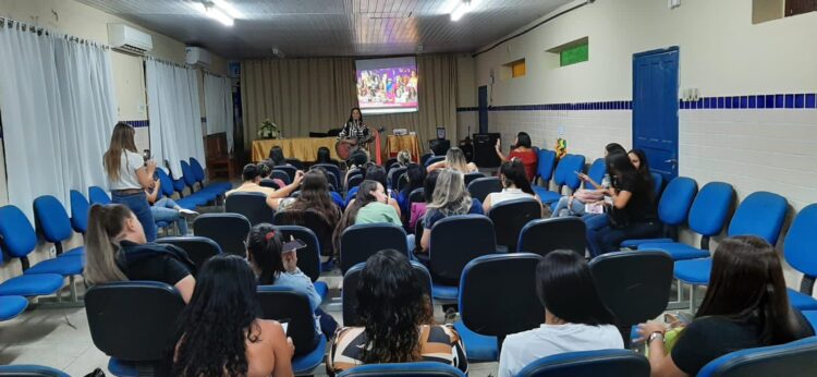 Palestra debate desafios das mulheres que buscam empreender