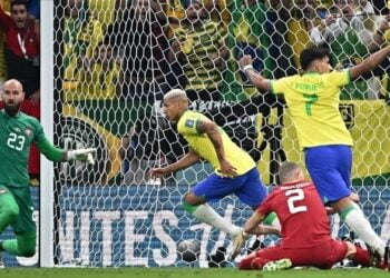Com dois gols de Richarlison, Brasil vence Sérvia no primeiro jogo da caminhada rumo ao hexa