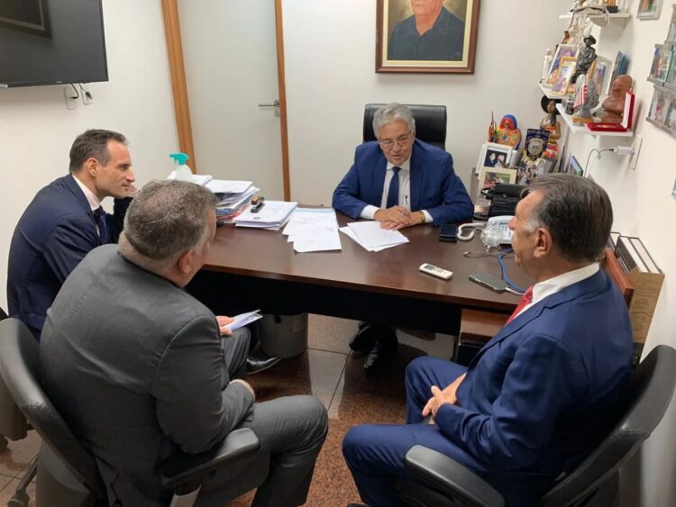 José Patriota conversa com embaixador da Eslovênia em busca parcerias para os municípios