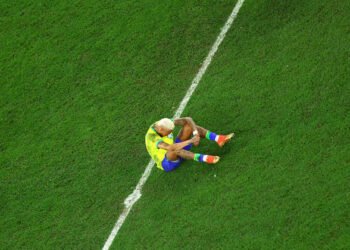 Neymar diz não saber se continua na seleção após eliminação na Copa