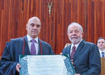 Lula e Alckmin são diplomados pelo TSE; posse é em 1º de janeiro