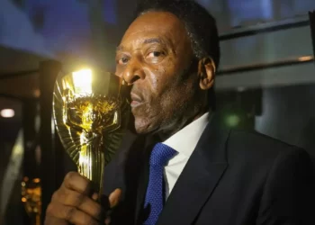 Pelé não responde mais à quimioterapia e passa a receber cuidados paliativos