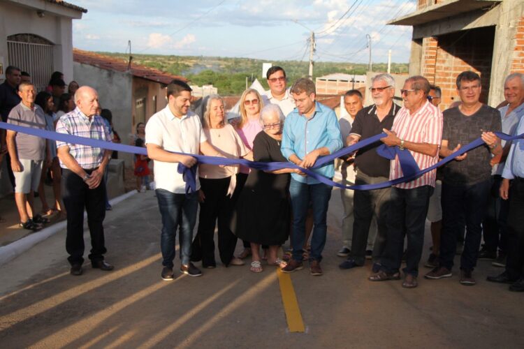Prefeitura de Afogados inaugurou 5ª rua pavimentada em apenas um mês