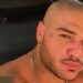 Encontrado morto, modelo brasileiro de 27 anos pode ter sido assassinado pelo companheiro de 71