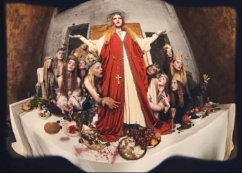 Madonna se veste de Jesus Cristo para a revista Vanity Fair