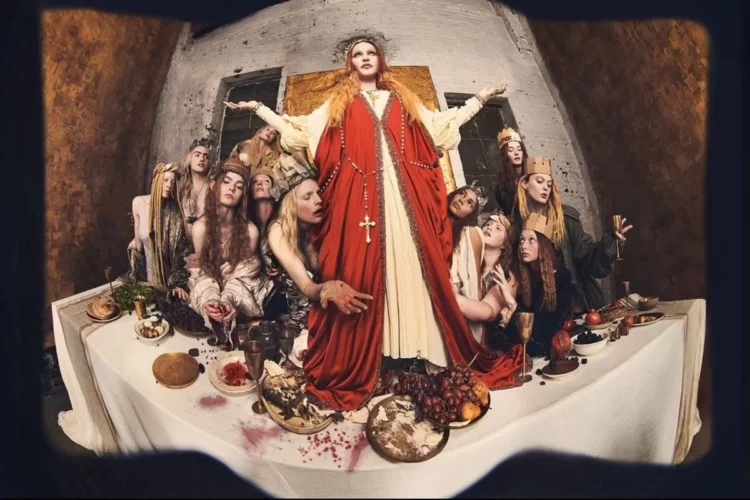 Madonna se veste de Jesus Cristo para a revista Vanity Fair