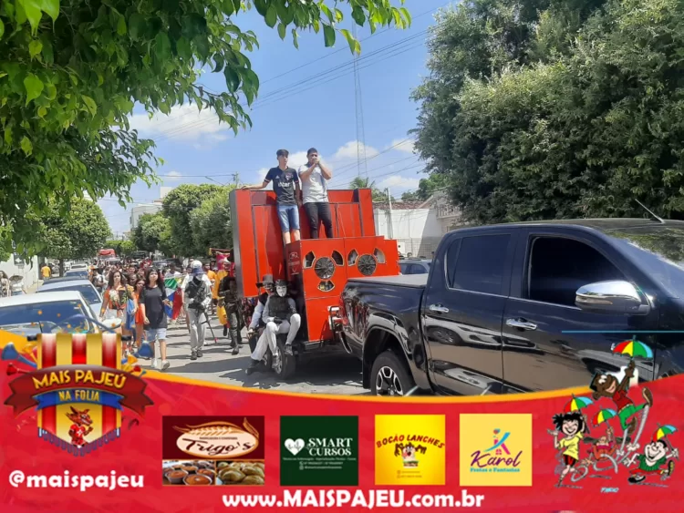 EREMMAPS Folia enche as ruas de Afogados de alegria, confira vídeo e fotos