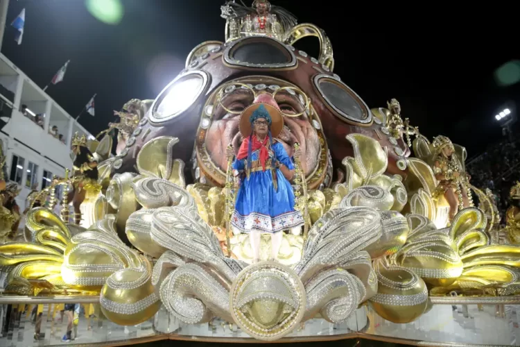 Campeã do carnaval do Rio, Imperatriz Leopoldinense, celebra a vida e a morte de Lampião à moda do cordel