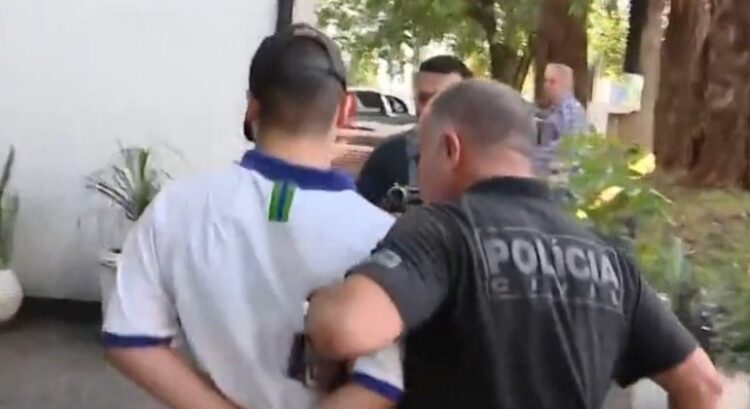 Idosa cai em ‘golpe do amor’ e transfere R$ 100 mil; quatro são presos