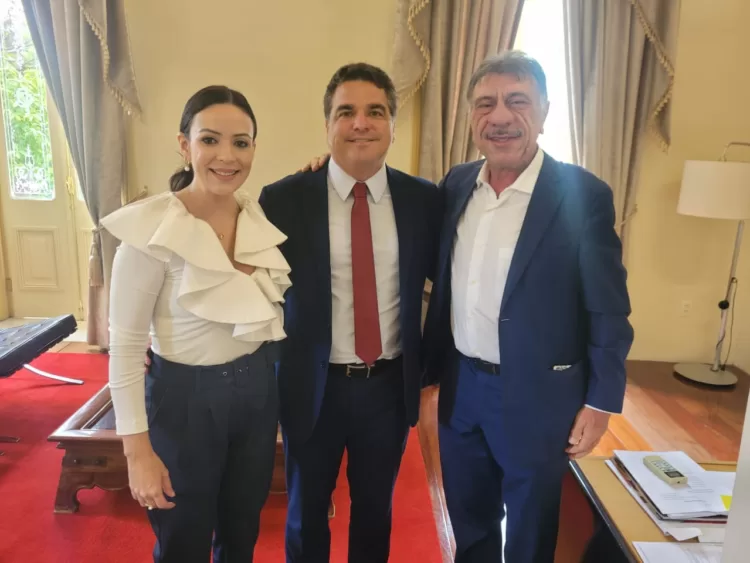 Amupe e Governo do Estado debatem repactuação de convênios