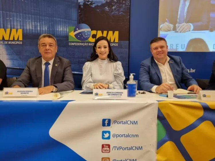 Em Brasília, Márcia Conrado participa de reunião do Conselho Político da CNM