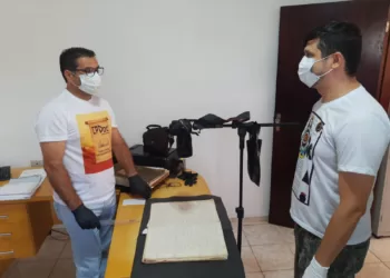 Pesquisadores do CPDoc-Pajeú retomam projeto de digitalização dos livros antigos da Paróquia de Flores-PE