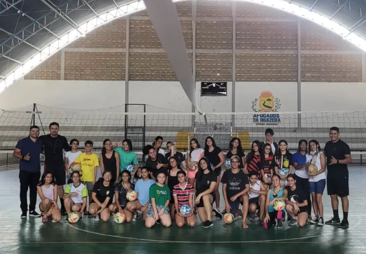 Projeto de iniciação ao voleibol tem início em Afogados da Ingazeira