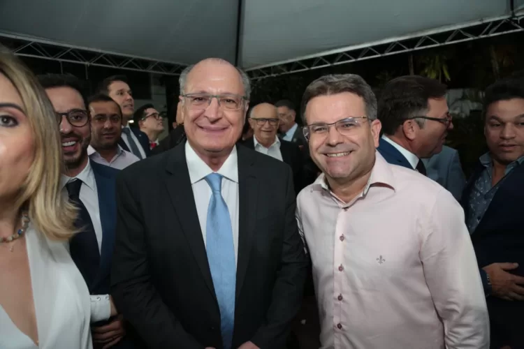 Sandrinho reafirma compromisso com concurso público ainda neste semestre
