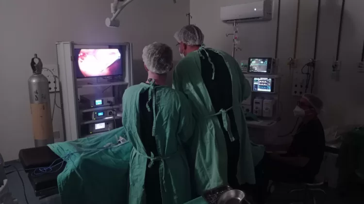 Hospital Regional Emília Câmara passa a realizar cirurgias por vídeo