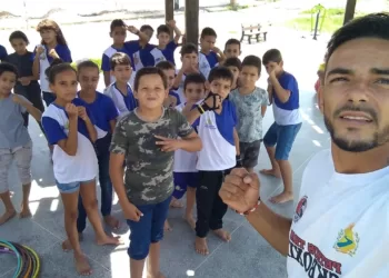 Em Afogados, projeto social de kickboxing atende crianças e adolecentes e precisa de ajuda