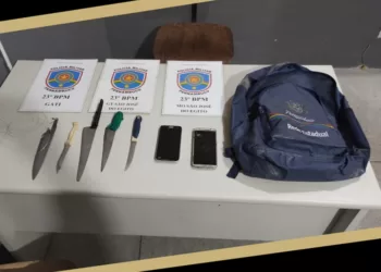 Polícia Civil prende adulto com facas e apreende menor por ameaças a escolas em São José do Egito