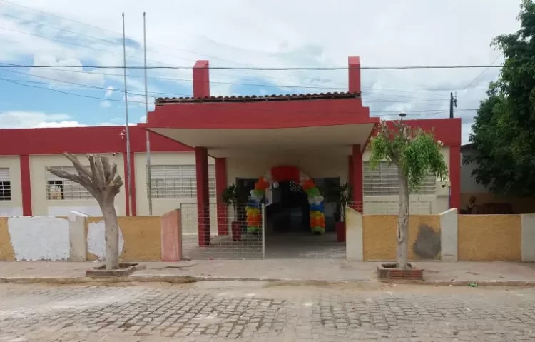 Polícia atua para punir ameaças de invasão em escolas de Calumbi