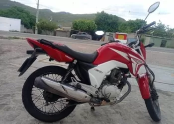 Moto furtada próximo ao Sesc, em Arcoverde