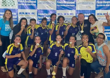 Handebol da Escola Argemiro Veras da Ingazeira conquista 2 medalhas de ouro e 2 de prata nos Jogos Escolares fase regional