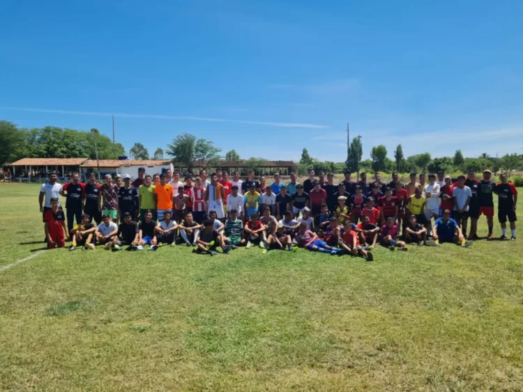 Ônibus do TFD é utilizado para um projeto social que atende mais de 300 crianças, jovens e adolescentes e em dia que não estava sendo utilizado