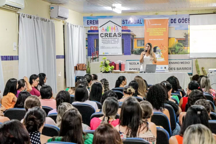 Prefeitura de Afogados orienta professores sobre como identificar sinais de violência contra crianças e adolescentes