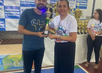 Escola Geraldo Cipriano se destaca no badminton na fase regional dos Jogos Escolares
