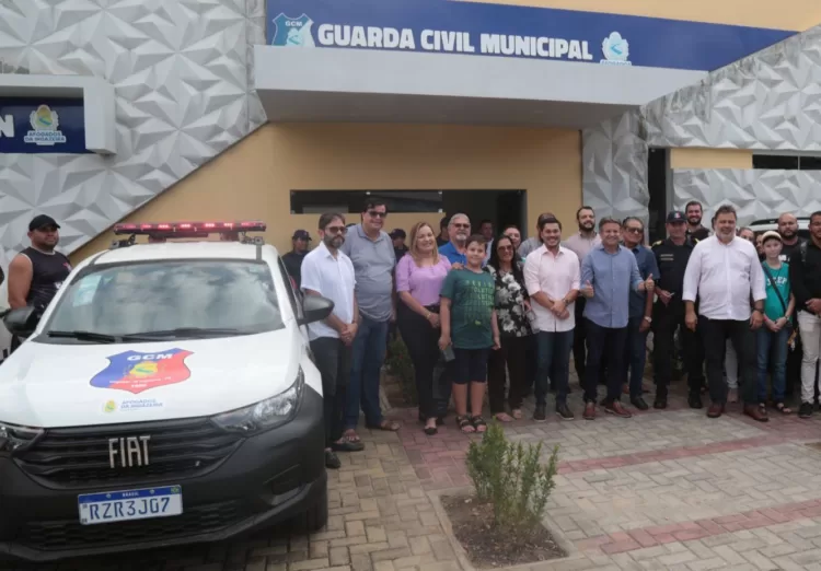 Sandrinho entregou veículo 0km para reforçar trabalho da Guarda Municipal