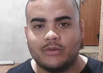 Socorrista que viralizou após cair em cima de paciente fala pela primeira vez: “Eu acho que é uma oportunidade de colocar nossa profissão em evidência”.