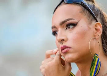 “Incomodei a família Bolsonaro novamente”, diz artista da roda de conversa ‘Educando com o c*’