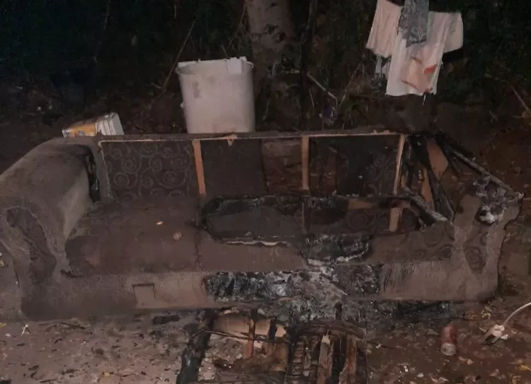 Jovem de 18 anos é preso após estuprar a própria mãe