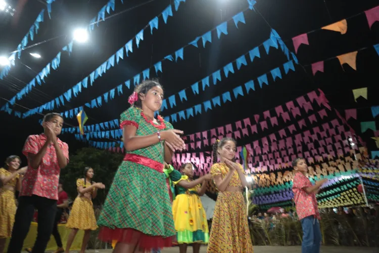 Arraial do meu bairro chega ao fim após maratona de tradição e folia juninas. Mais Pajeú fez lives nos 15 bairros.