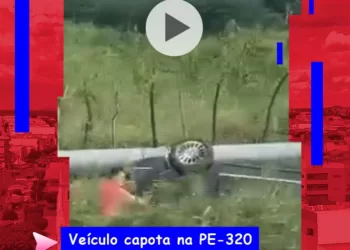 Veículo capota na PE-320, em Carnaíba