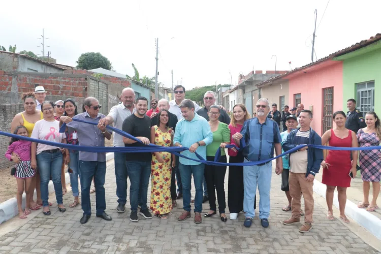 Sandrinho aproveitou véspera de São João para inaugurar mais uma obra em Afogados