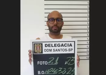 Vídeo: “Já assistiu filme do Jason?”, diz ex-marido com facão na mão
