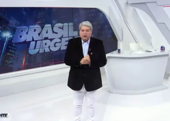 Vídeo: Datena humilha produção ao vivo durante Brasil Urgente