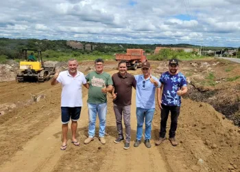 Prefeito de Brejinho acompanha trabalhos da UBS da Vila Mariana